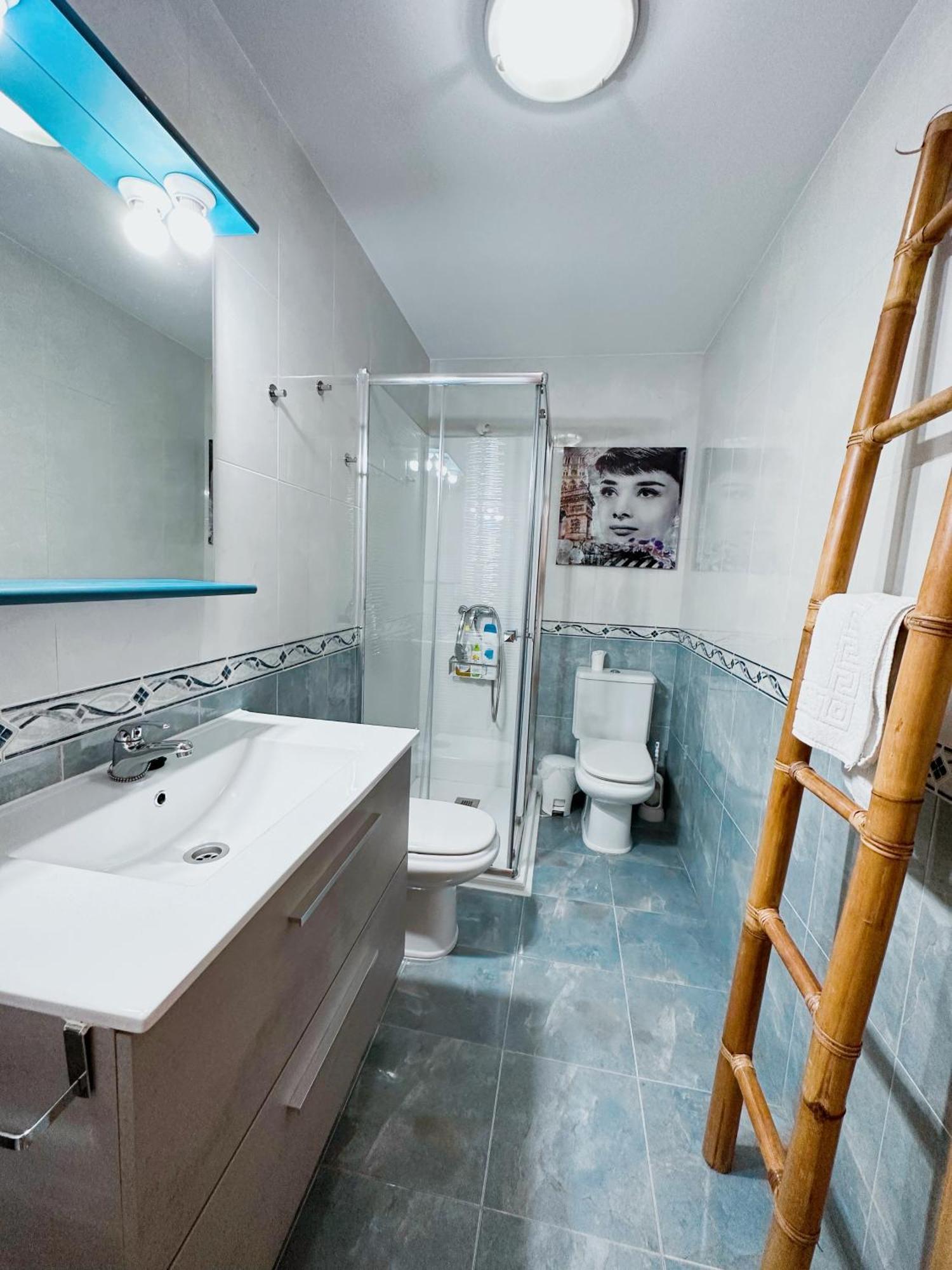 Apartamento Suite Los Deportes Понферада Екстериор снимка