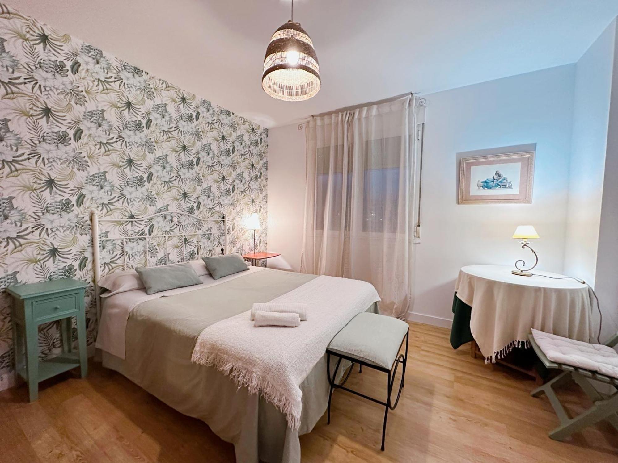 Apartamento Suite Los Deportes Понферада Екстериор снимка